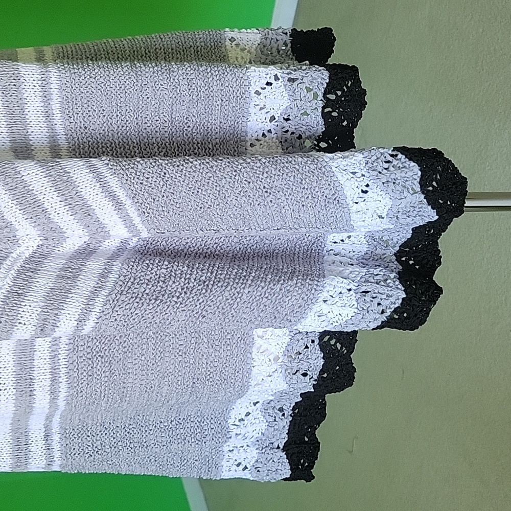 Poncho - Picture 2 of 4
